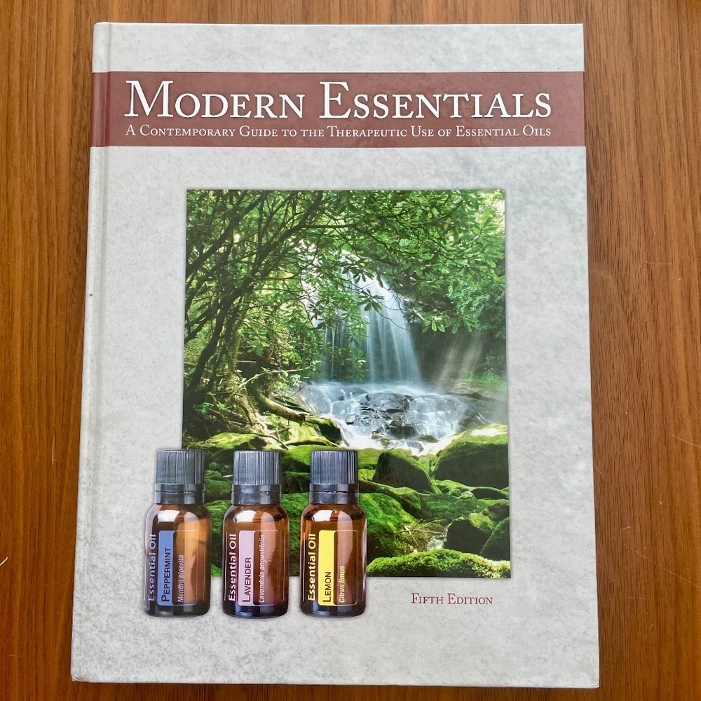 Modern Essentials - Essential Oil Therapeutic Use/Guide Book 5th edition